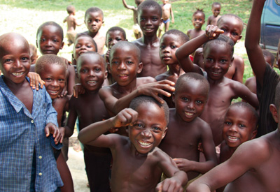 Westafrika, Sierra Leone: Schimpansen, Sklaven, Strandidylle - Lachende Kinder
